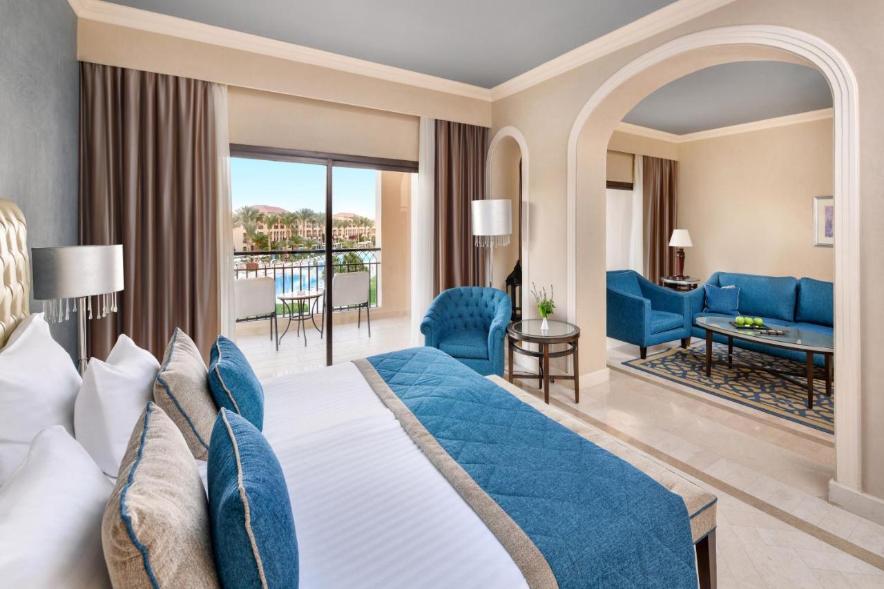 Junior Suite Queen or Twin Bed Pool View,1374891503:JPEG